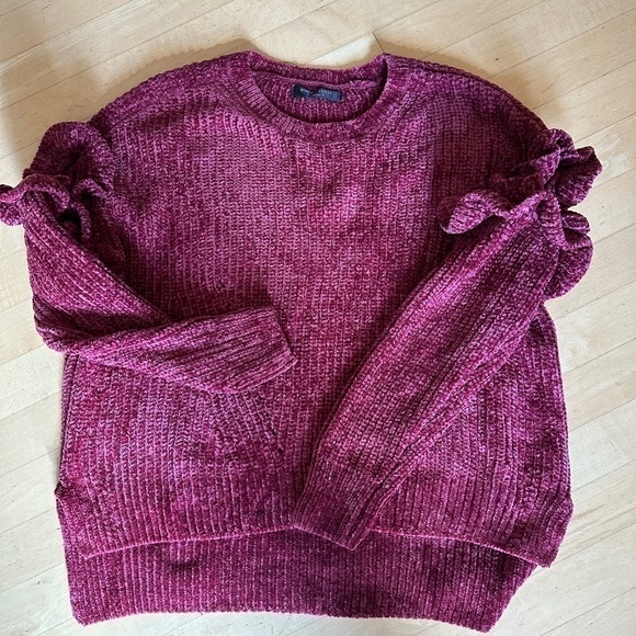 Romeo and Juliet couture Ruffled sleeve sweater, small - Picture 4 of 7